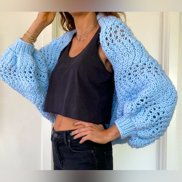 VINTAGE 80’s Cozy chic hand knitted cocoon sweater w/mother of pearl buttons - Picture 3 of 13